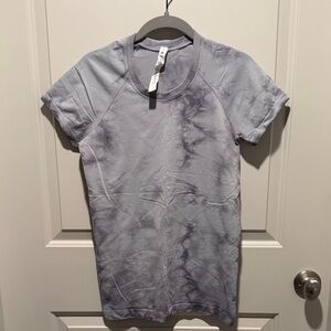 lululemon athletica Gray Short Sleeve Tee
